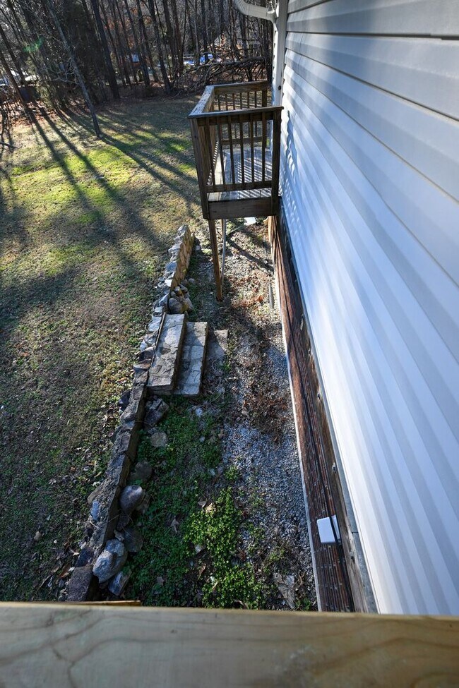 Building Photo - Stunning 3BR / 3BA Home on 2.48 Acres – Hillsborough, NC