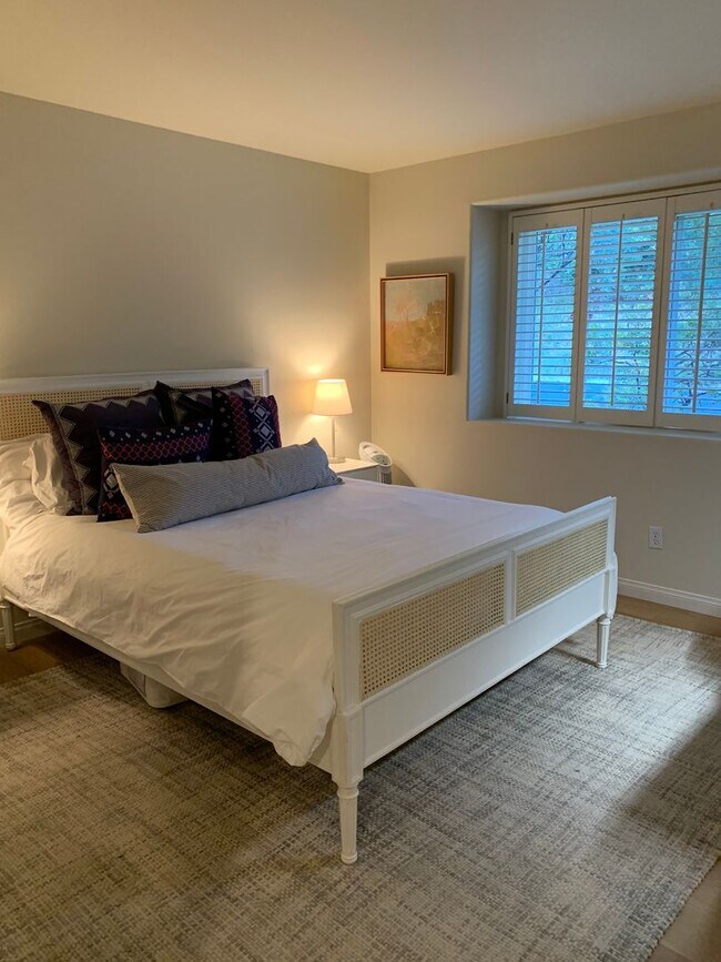 Building Photo - Beautiful Home in Gated Community