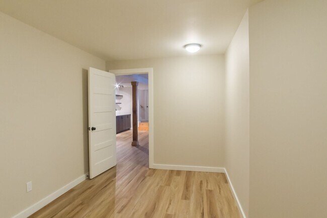 Building Photo - 6bd/3.75ba Seattle Home