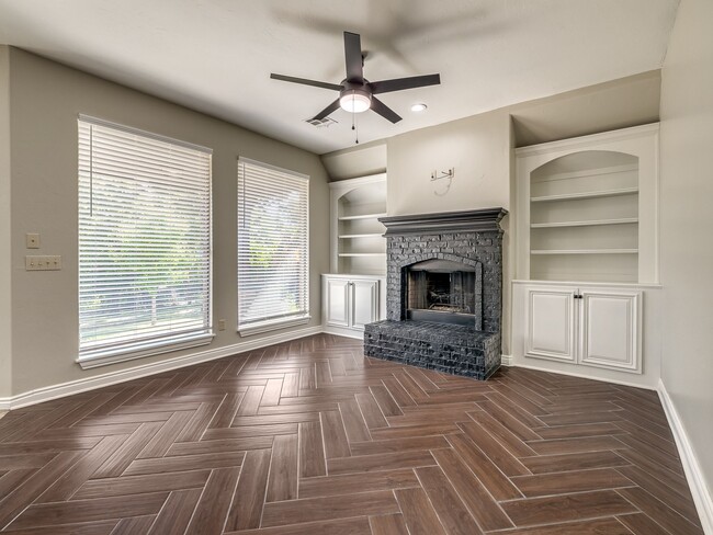 Building Photo - 8900 Belcaro Dr