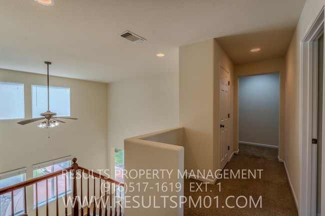Building Photo - Spacious Lincoln 4 Bedroom 2.5 Bath w Club...