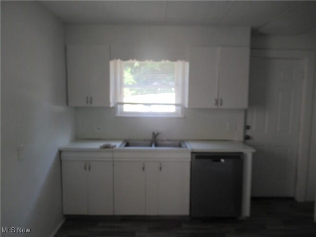 Building Photo - 3443 W 120th St
