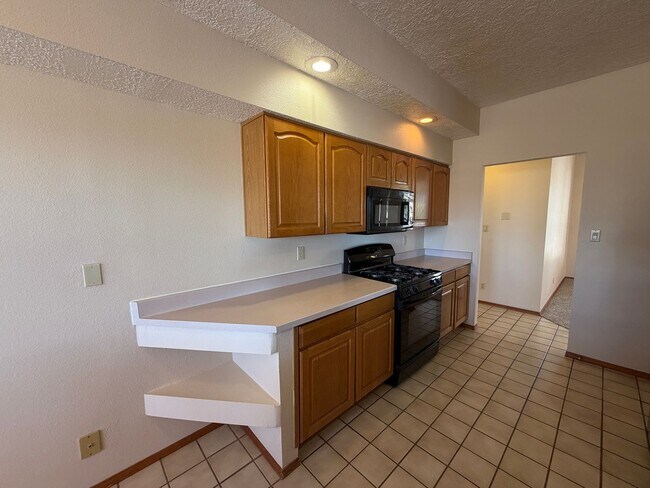 Building Photo - 7281 Spruce Mountain Loop NE