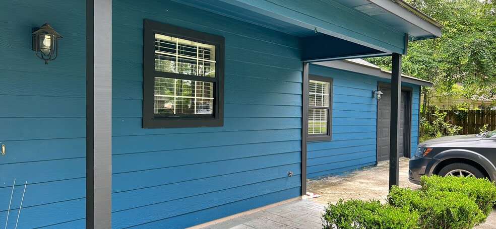 Building Photo - 105 Crestwood Ct