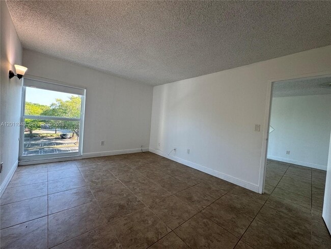 Building Photo - 2160 SW 16th Ave