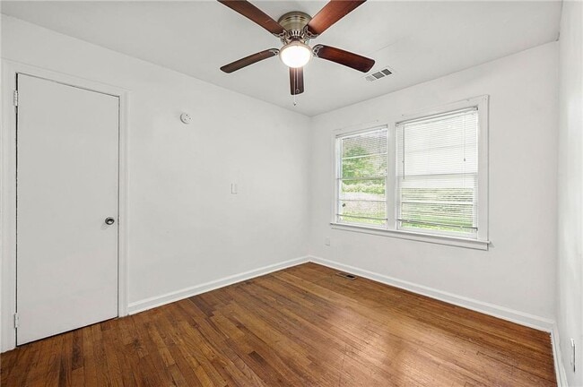 Building Photo - 509 Park Valley Dr NW