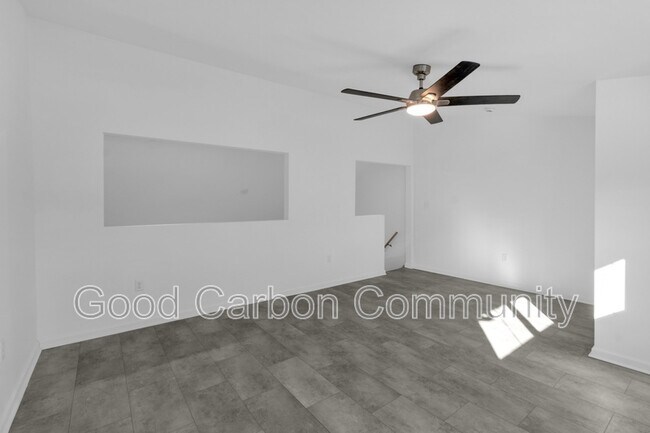 Building Photo - 209 Summer St