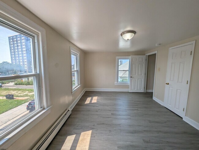 Building Photo - 203 N South Carolina Ave