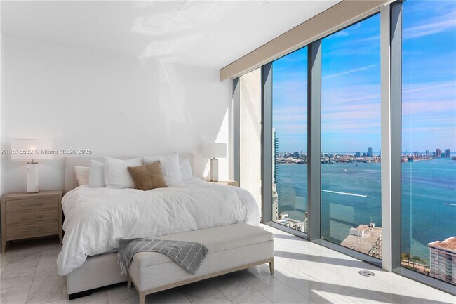 Building Photo - 1451 Brickell Ave