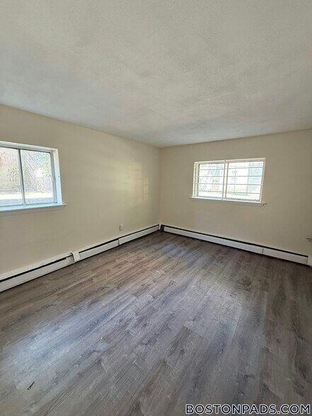 Building Photo - 84 Gardner St