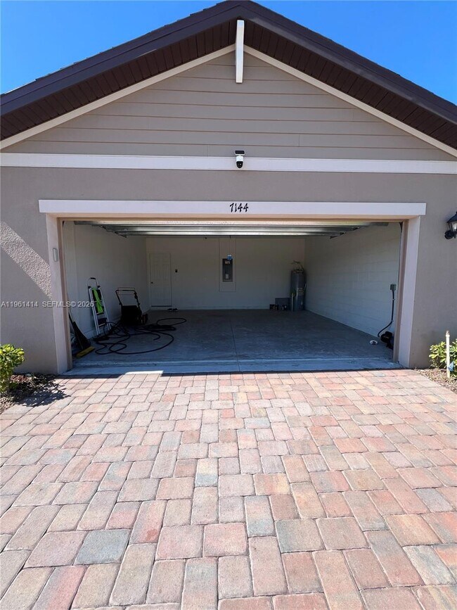 Building Photo - 7144 Topaz Dr