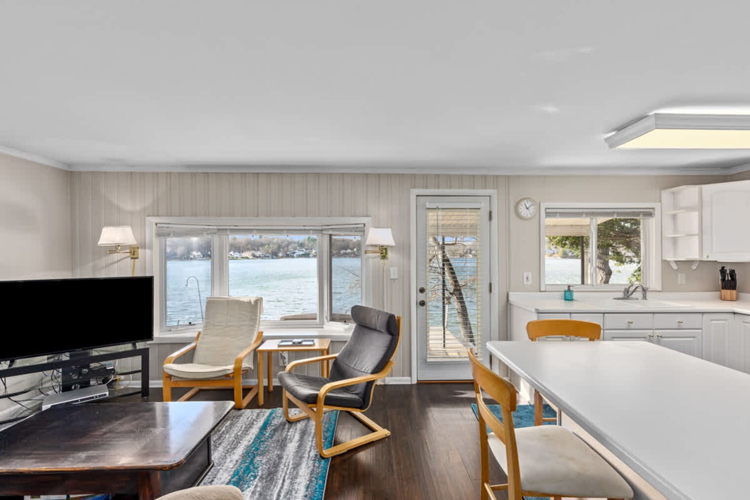 Building Photo - 8685 Je-NE-Be Dr NE