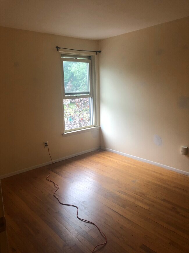 Bedroom 3 - 548 Terrace Ln