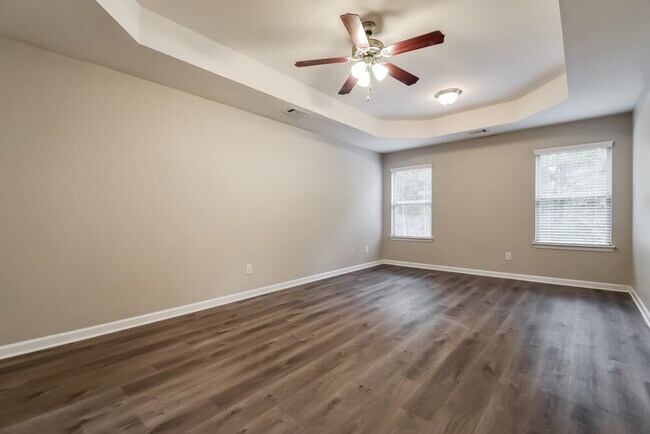 Building Photo - 6338 Oakwell Ct