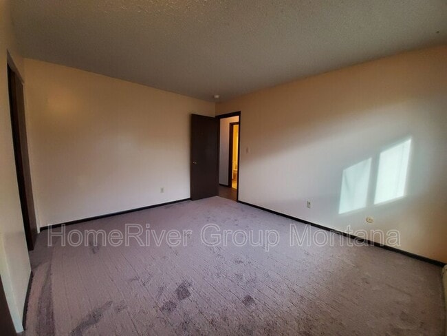 Building Photo - 909 Pattee Creek Dr