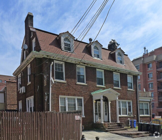 Building Photo - 91-01 Whitney Ave