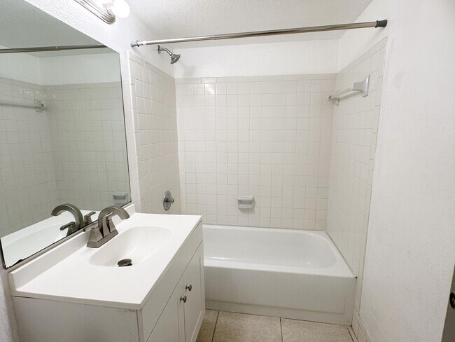 Building Photo - 3207 NW 103rd Terrace