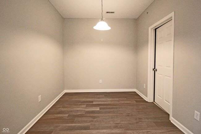 Building Photo - 6585 Reserve Dr