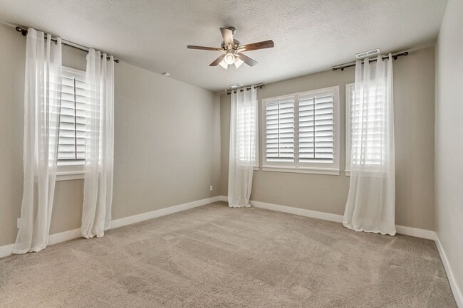 Building Photo - 2 Bedroom 2 Bathroom Twin Home in Orem