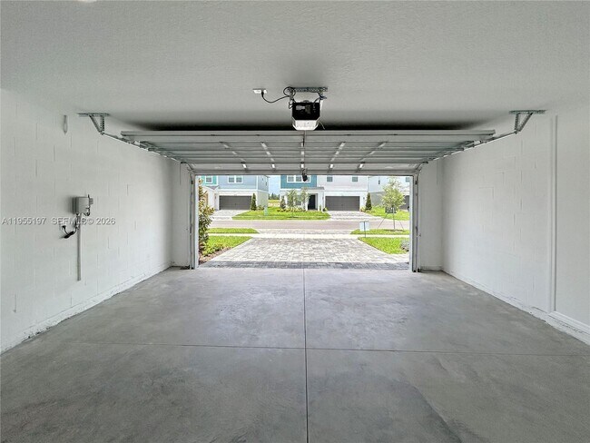 Building Photo - 2060 Stillview Pass