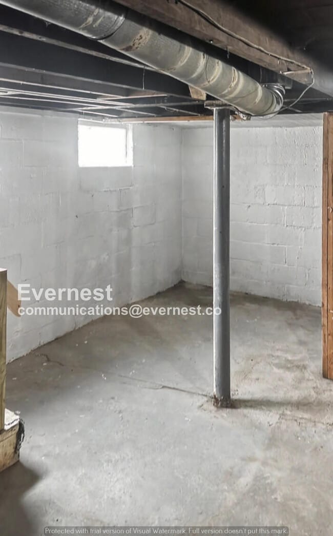 Building Photo - 2 Bed/1 Bath Home / Pet-Friendly / Vouchers Accepted / Available Now!