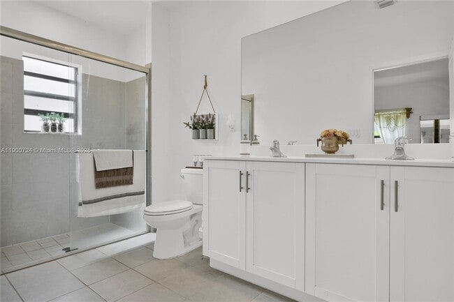 Building Photo - 151 NE 27th Terrace