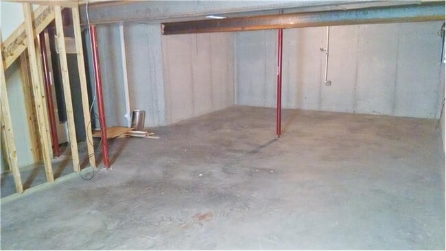 Building Photo - 1523 Singh St