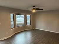 Building Photo - 3 Bed 1.5 Bath home **Available May***