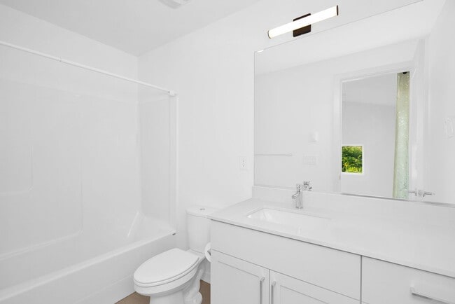 Building Photo - Contemporary 3 Bedroom 3 Bath with Attached Garage in Beacon Hill