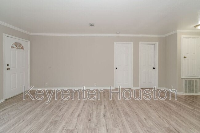 Building Photo - 829 Marjorie St