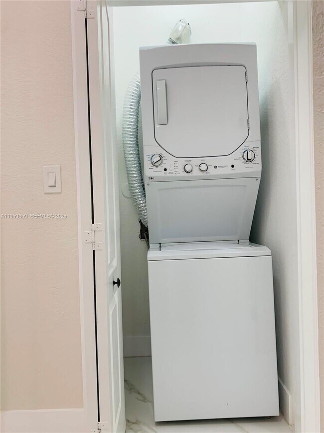 Building Photo - 7050 NW 177th St