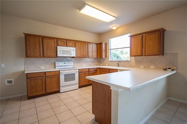 Building Photo - 9215 Pioneer Forest Dr