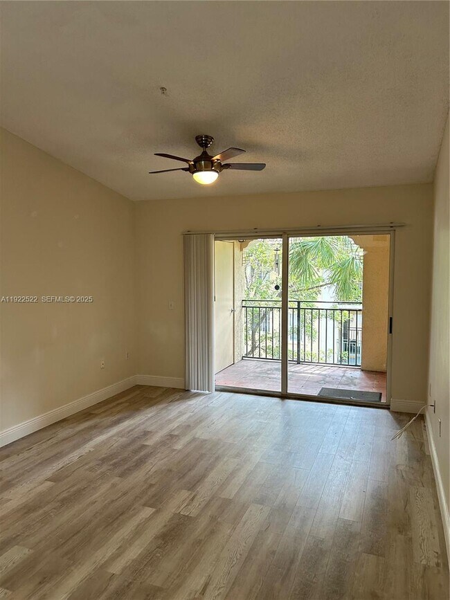 Building Photo - 2494 Centergate Dr