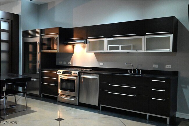 Building Photo - 200 Hoover Ave