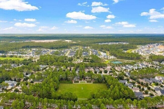 Building Photo - 229 Windrow Way