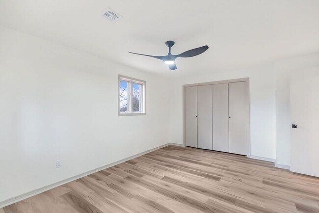 Building Photo - 39 Salen Ln