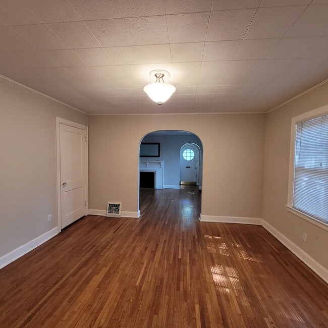 Building Photo - 3437 Edgemont St
