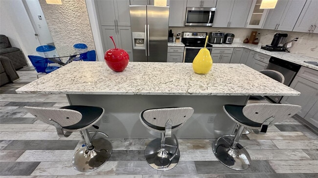 Building Photo - 4751 NE 10th Ave