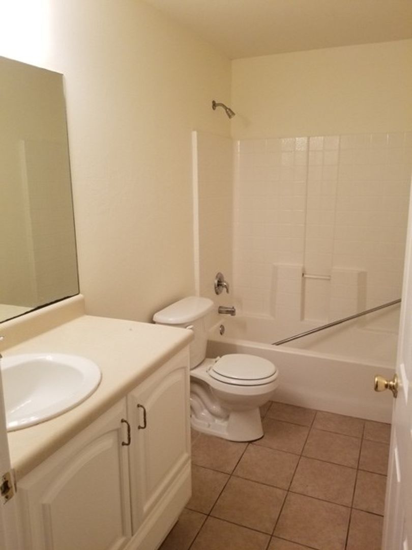 Building Photo - 525-529 Glendale Avenue