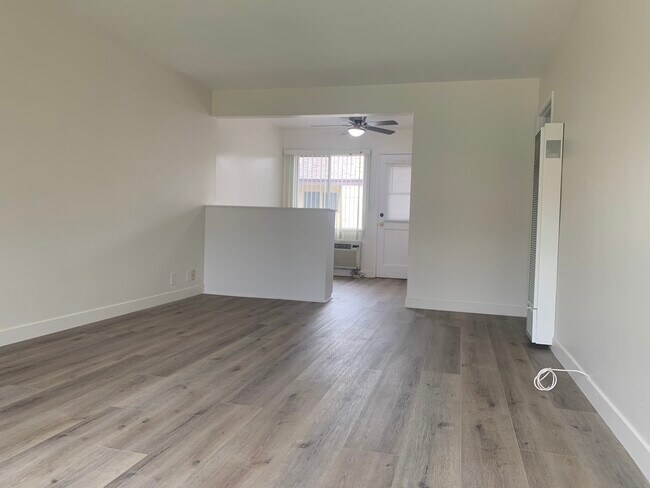 Building Photo - 511-515 S Baldwin Ave