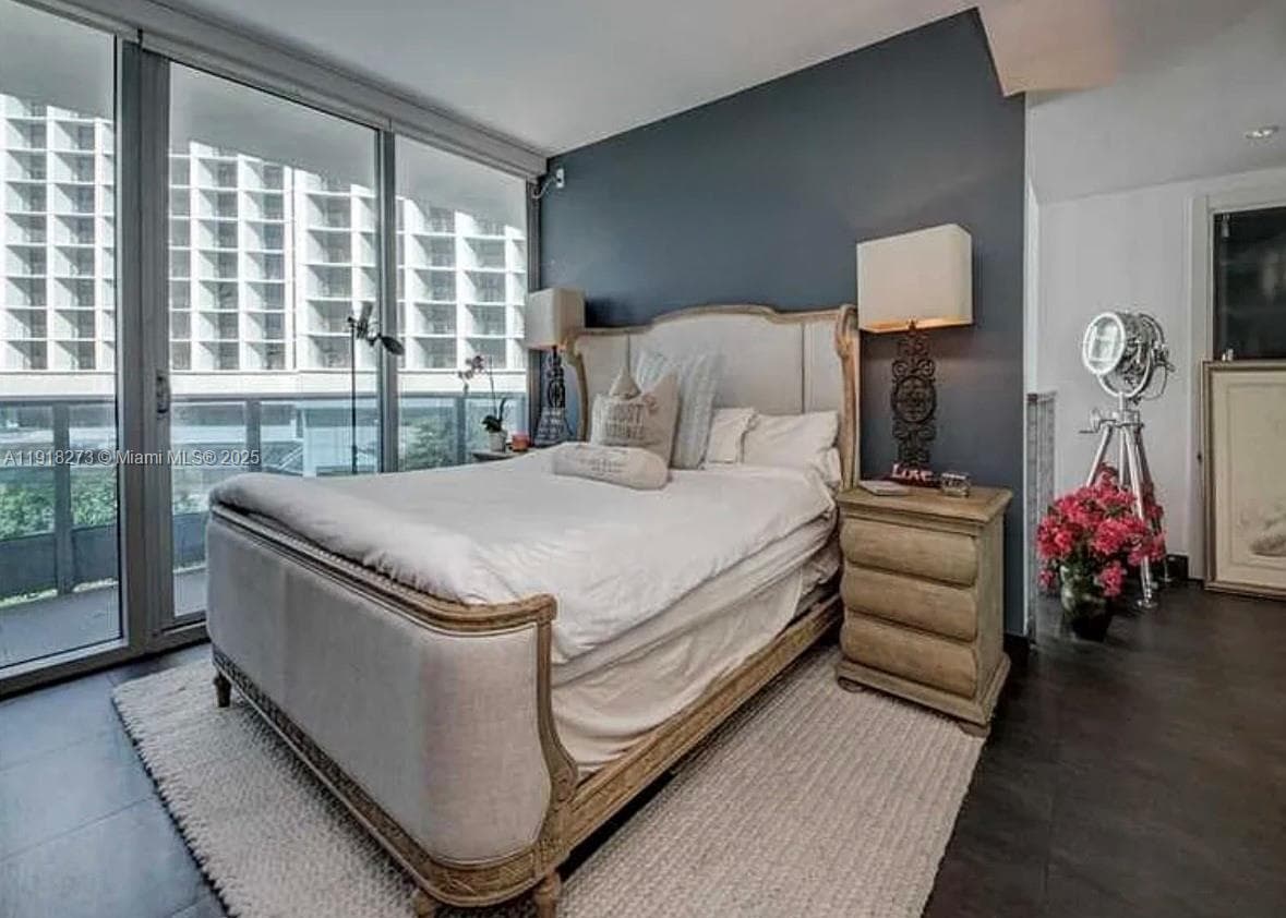 Building Photo - 200 Biscayne Boulevard Way