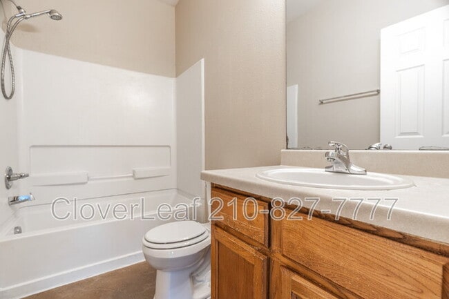 Building Photo - 5718 Golf Heights