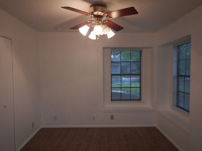 Building Photo - 5906 Spring Crossing