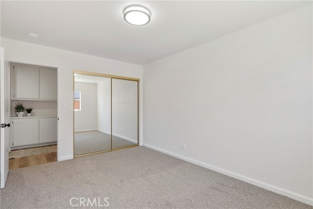 Building Photo - 700 W 2nd St