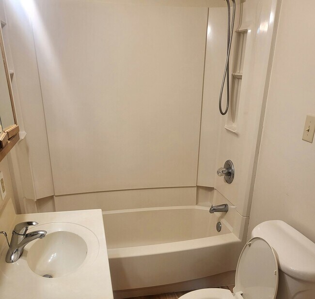 Building Photo - 259 Pleasant Dr