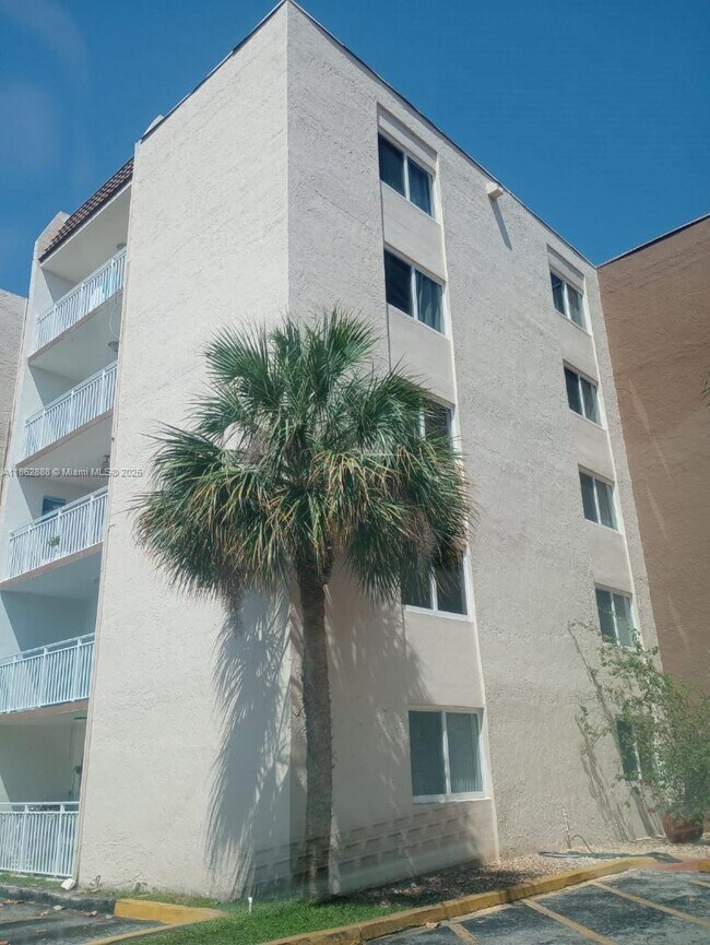 Building Photo - 6950 Miami Gardens Dr
