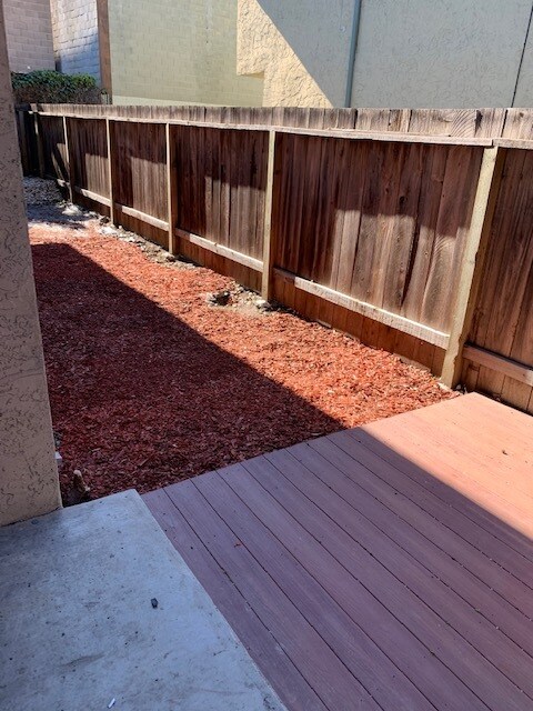 Building Photo - 720 W Valley Dr