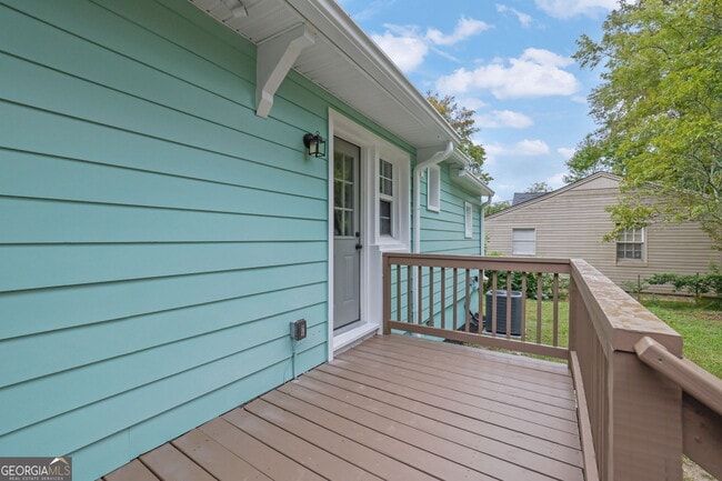 Building Photo - 808 S Park Dr