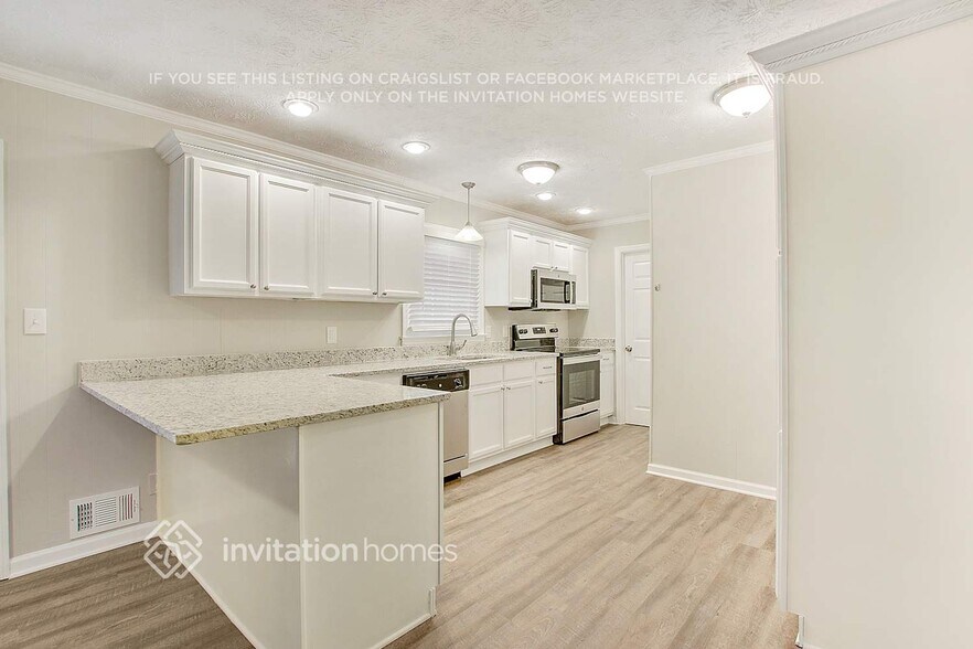 Building Photo - 637 Carlouetta Rd