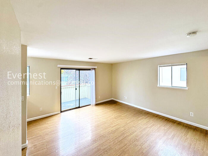 Building Photo - 2520 Walters Way